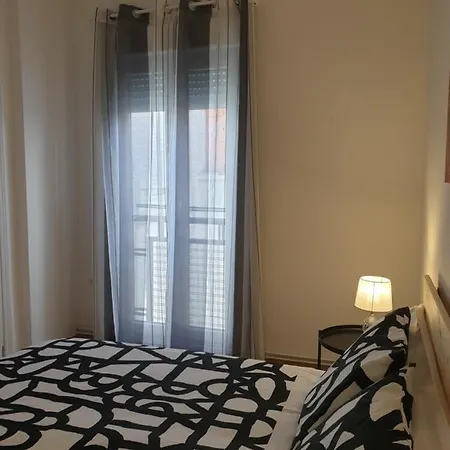 Portales De Pizarro Apartment *